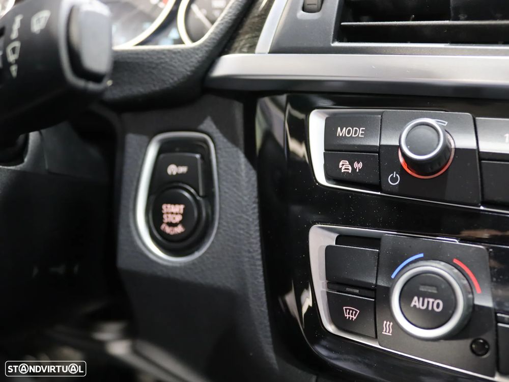 BMW 318 Gran Turismo d Auto Line Luxury - 25