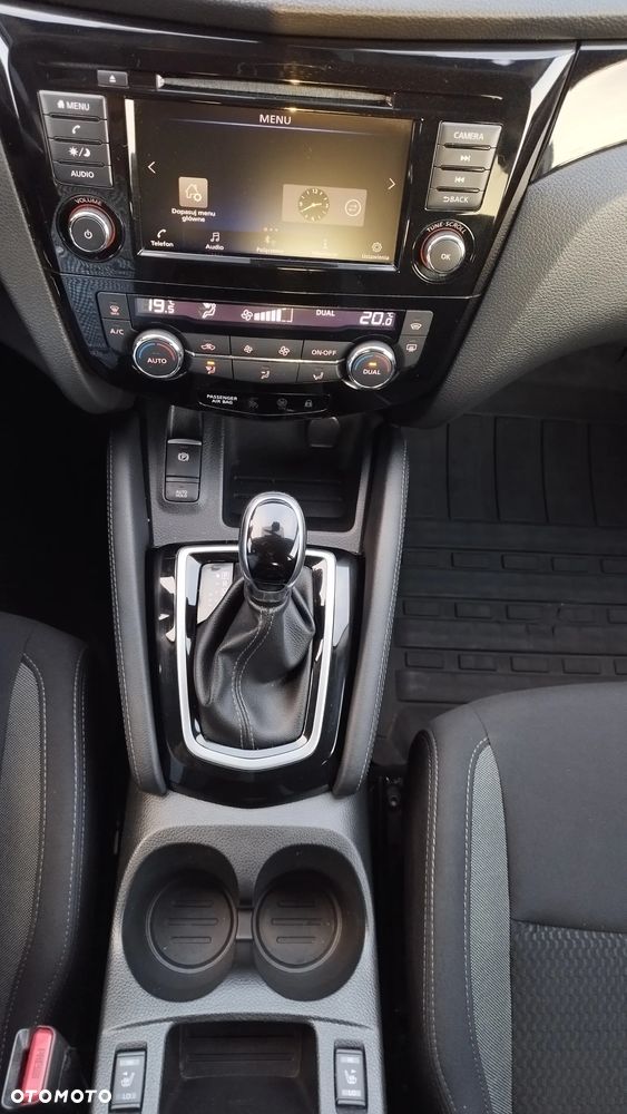 Nissan Qashqai 1.3 DIG-T N-Connecta DCT - 17