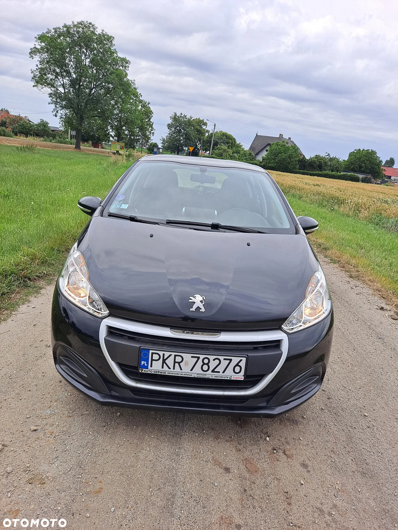 Peugeot 208 - 8