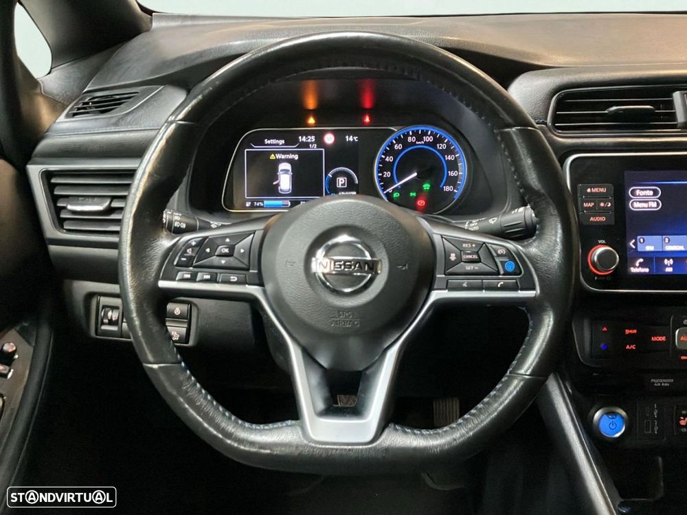 Nissan Leaf N-Connecta - 11