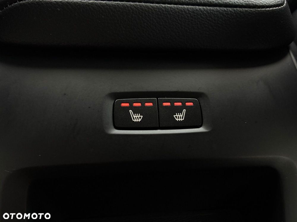 Volvo XC 60 B4 B Momentum - 34