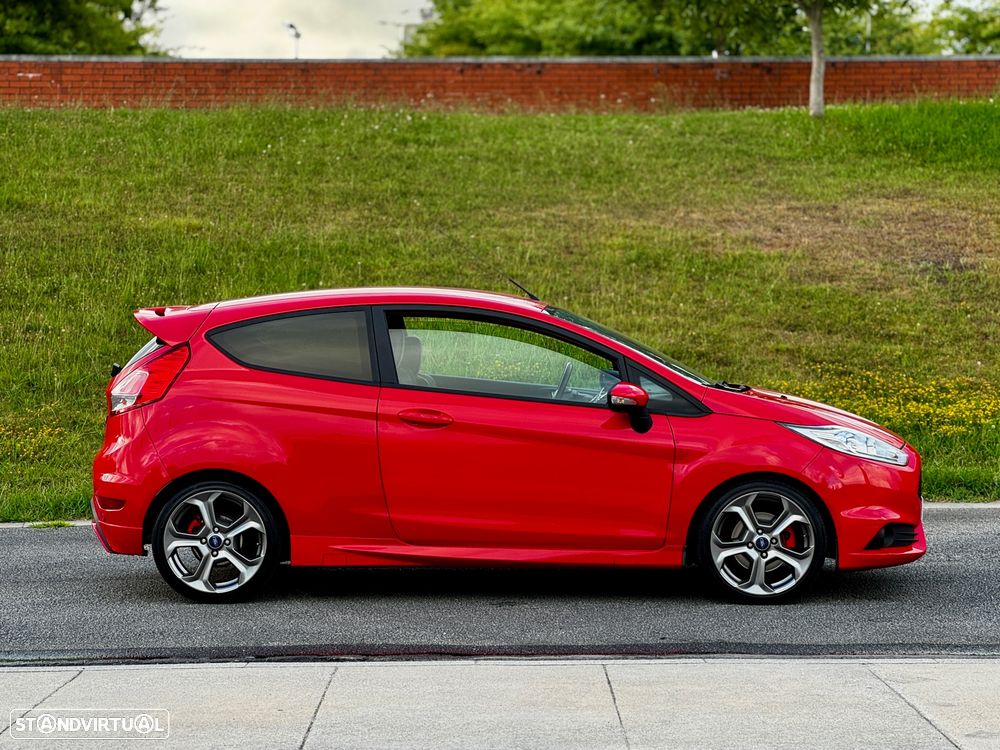 Ford Fiesta 1.6 EcoBoost c/ Pack Pele Desportiva ST - 4