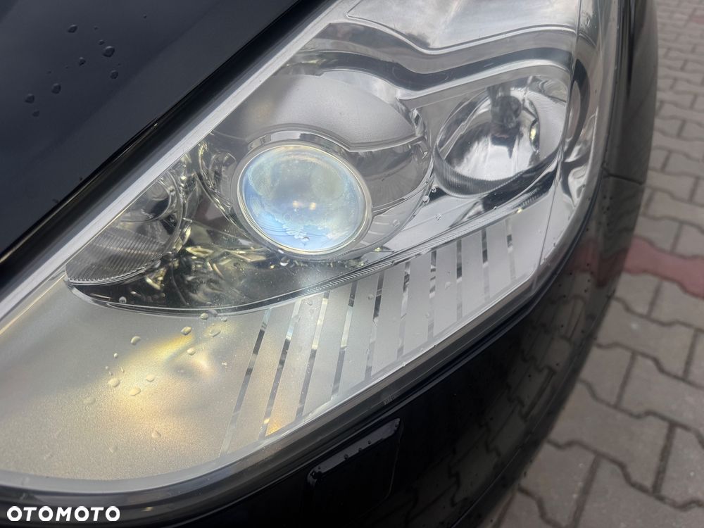 Ford S-Max 2.5 Titanium - 33