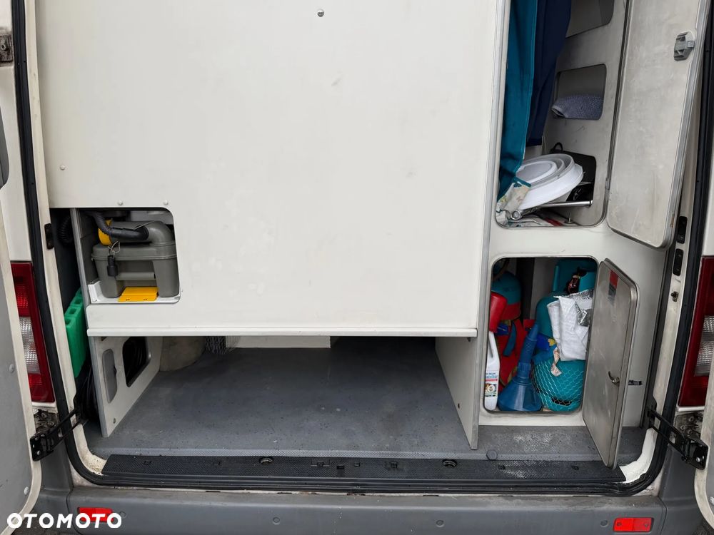 Mercedes-Benz Sprinter - 14