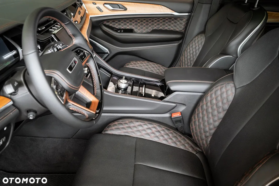 Jeep Grand Cherokee - 24