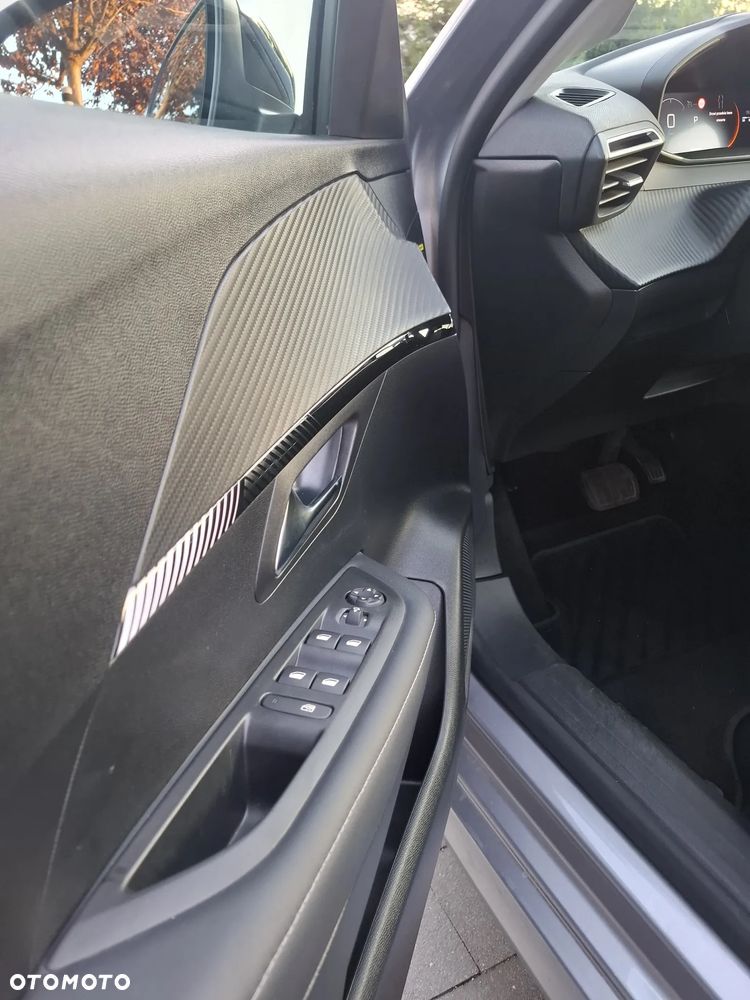 Peugeot 208 - 14