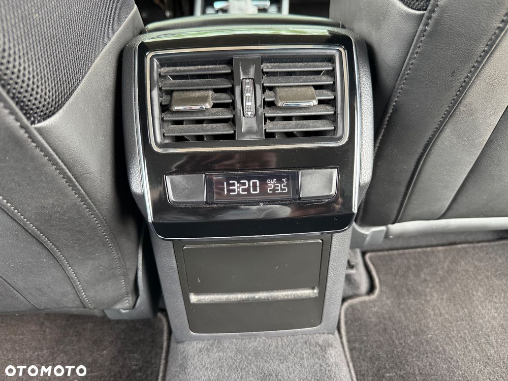 Skoda Superb 2.0 TDI DSG Ambition - 19