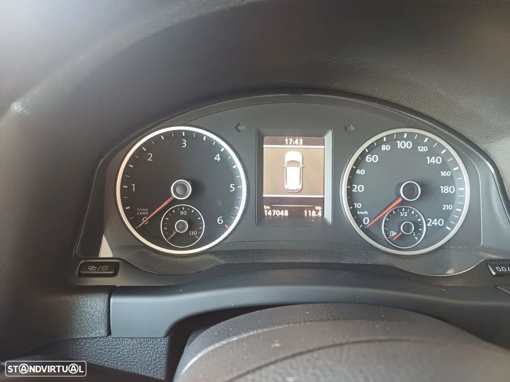 VW Tiguan 2.0 TDI Sport BlueMotion - 9