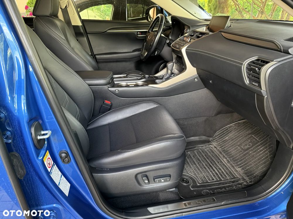 Lexus NX 300h Comfort AWD - 26