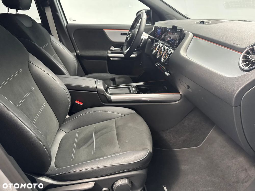 Mercedes-Benz GLA 200 AMG Line - 27