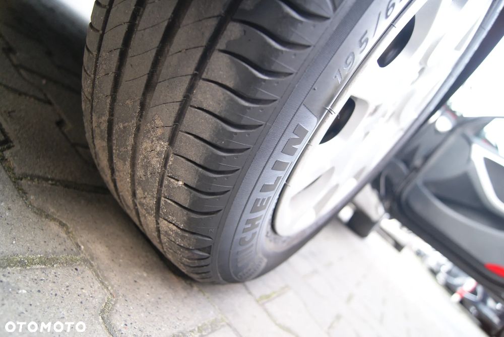 Hyundai i30 1.6 Fifa World Cup Edition - 33