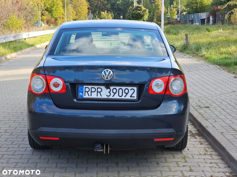 Volkswagen Jetta 2.0 FSI Comfortline - 11