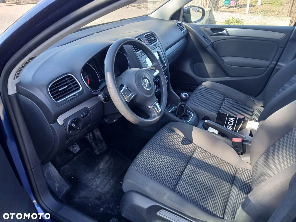 Volkswagen Golf - 10