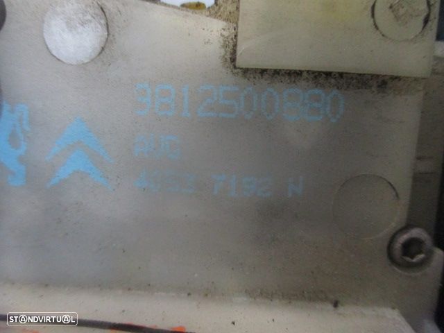 Fecho 9812500880 PEUGEOT 208 2015 1.6HDI 92CV 5P BRANCO FESQ 6 PINOS PEUGEOT 208 2018 1.2I 83CV 5P VERMELHO FESQ - 6