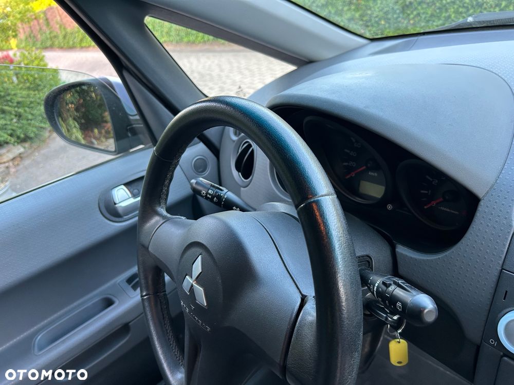 Mitsubishi Colt - 33