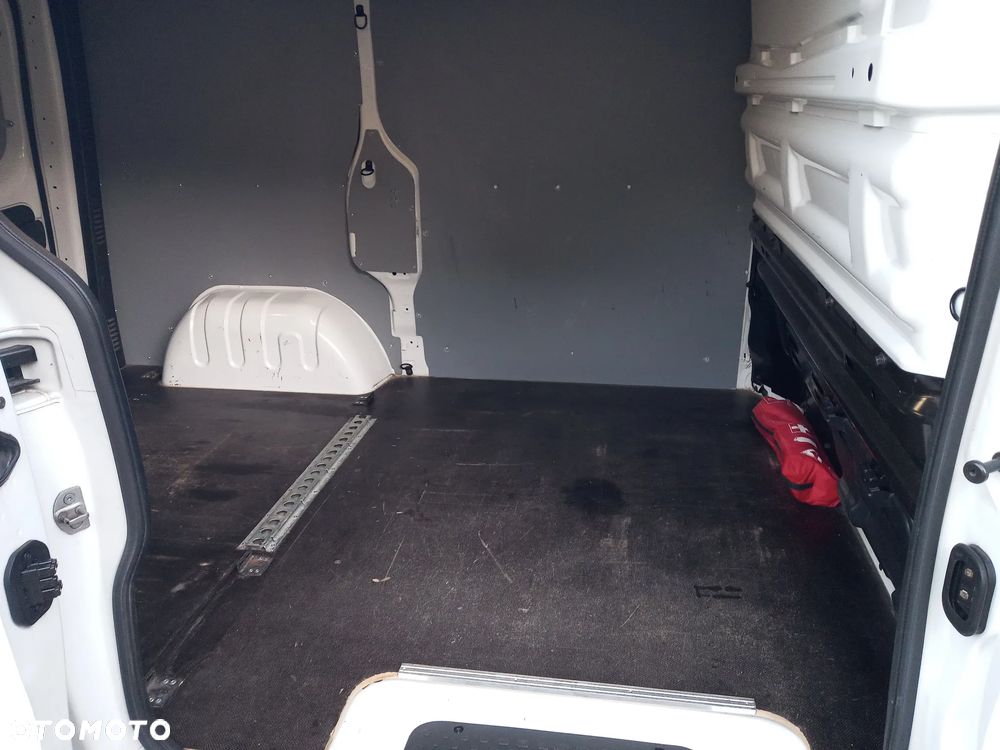 Renault TRAFIC - 26