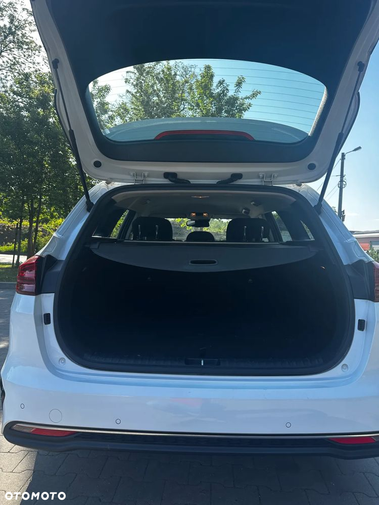 Kia Ceed - 13