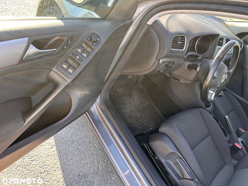 Volkswagen Golf - 27