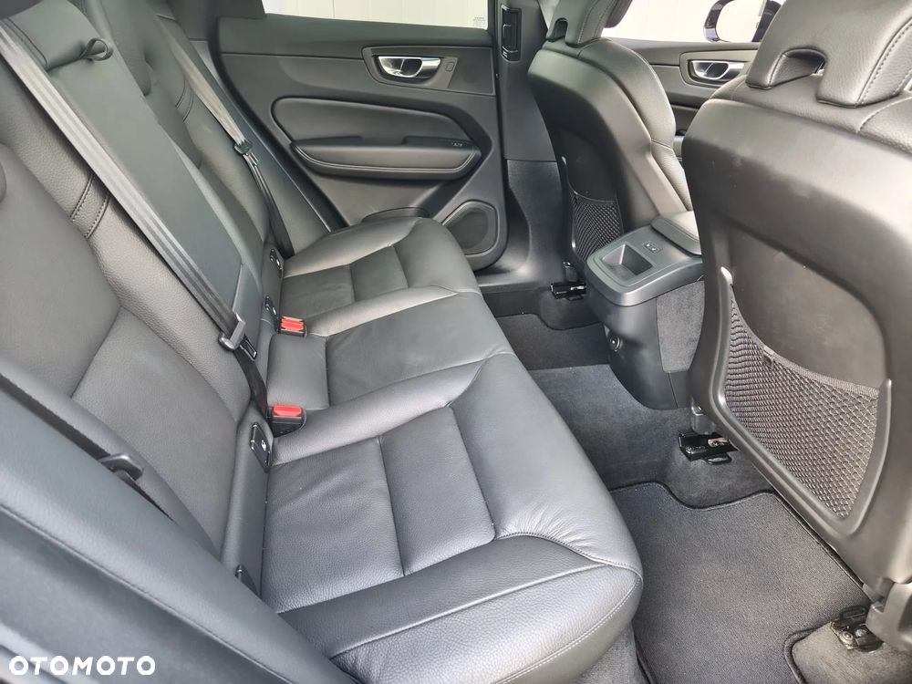 Volvo XC 60 B5 B AWD Ultimate Black Edition - 21