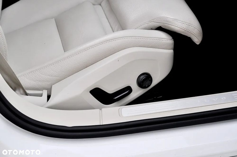 Volvo V60 D4 Inscription - 24