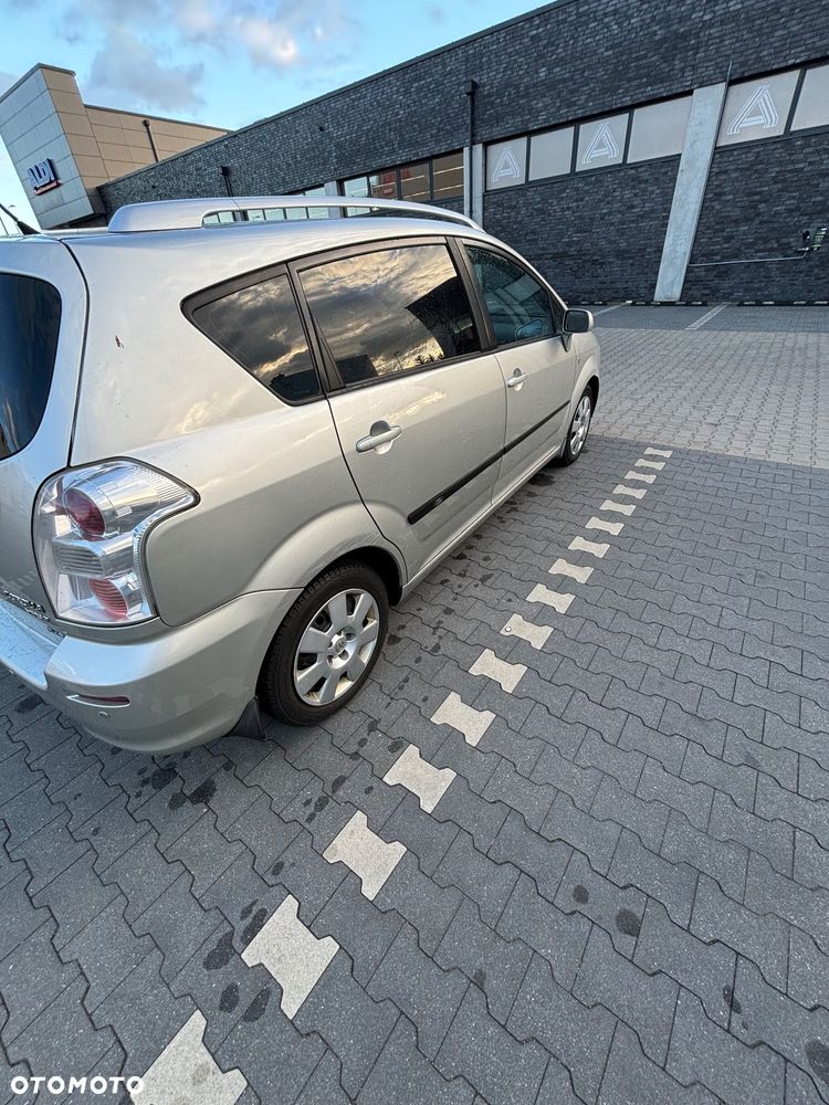 Toyota Corolla Verso - 3