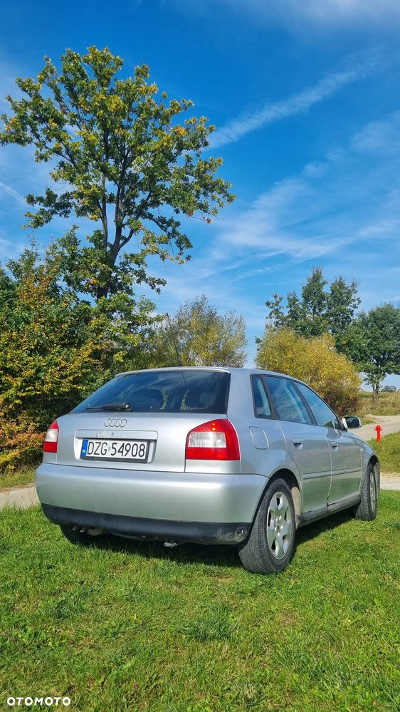 Audi A3 Sportback - 1