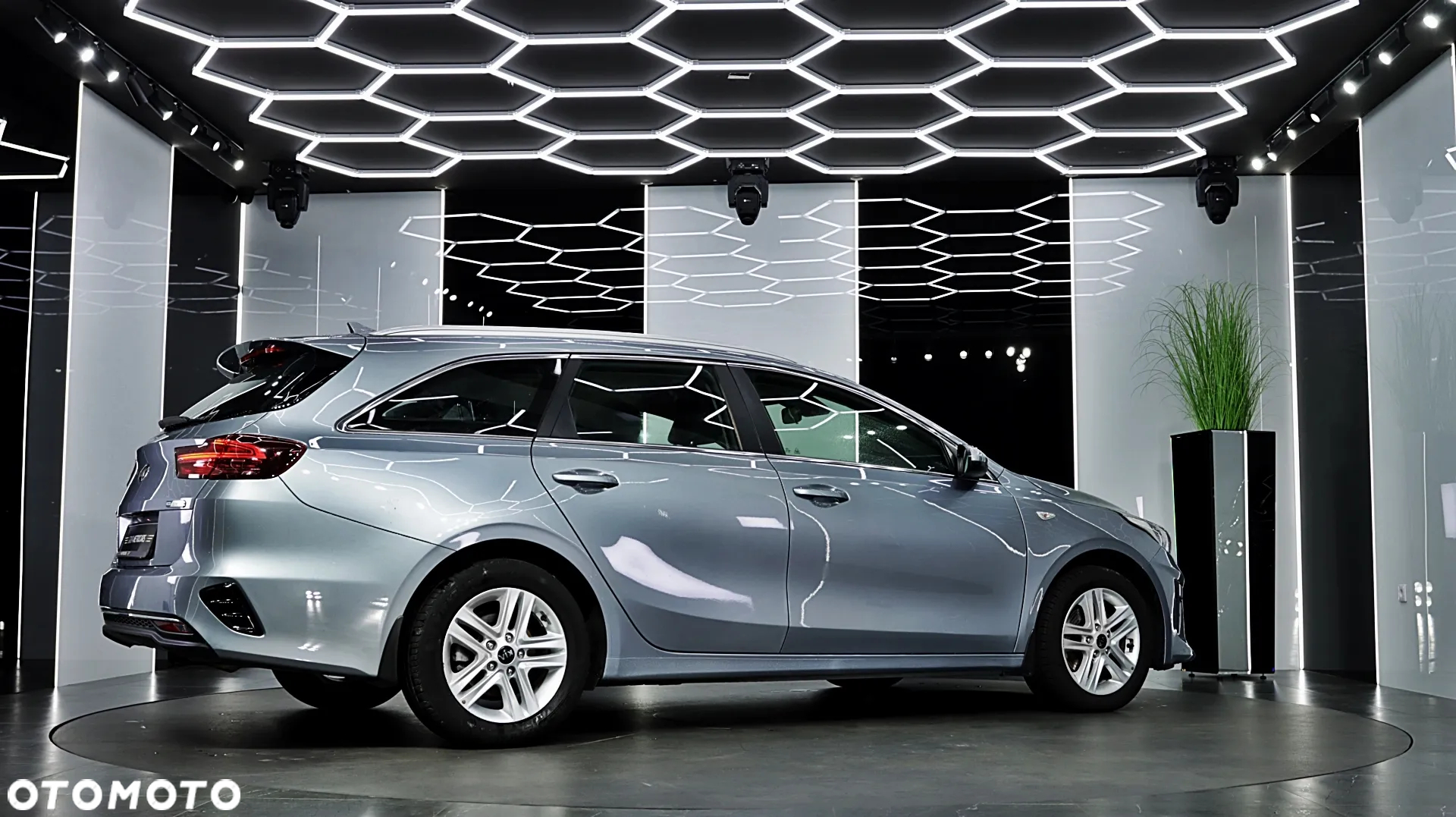 Kia Ceed 1.6 CRDi SCR M - 10