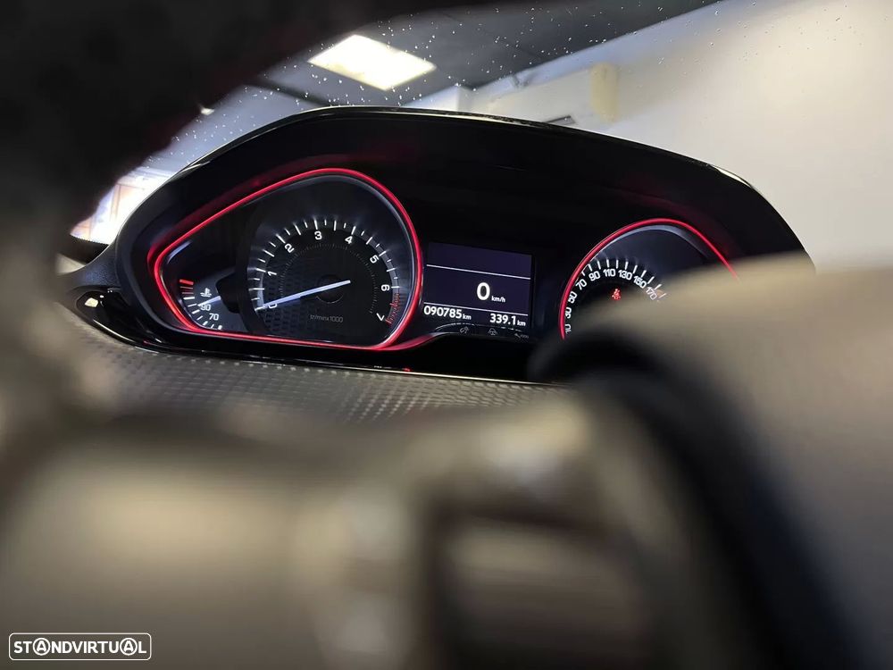 Peugeot 2008 1.2 PureTech GT Line - 45