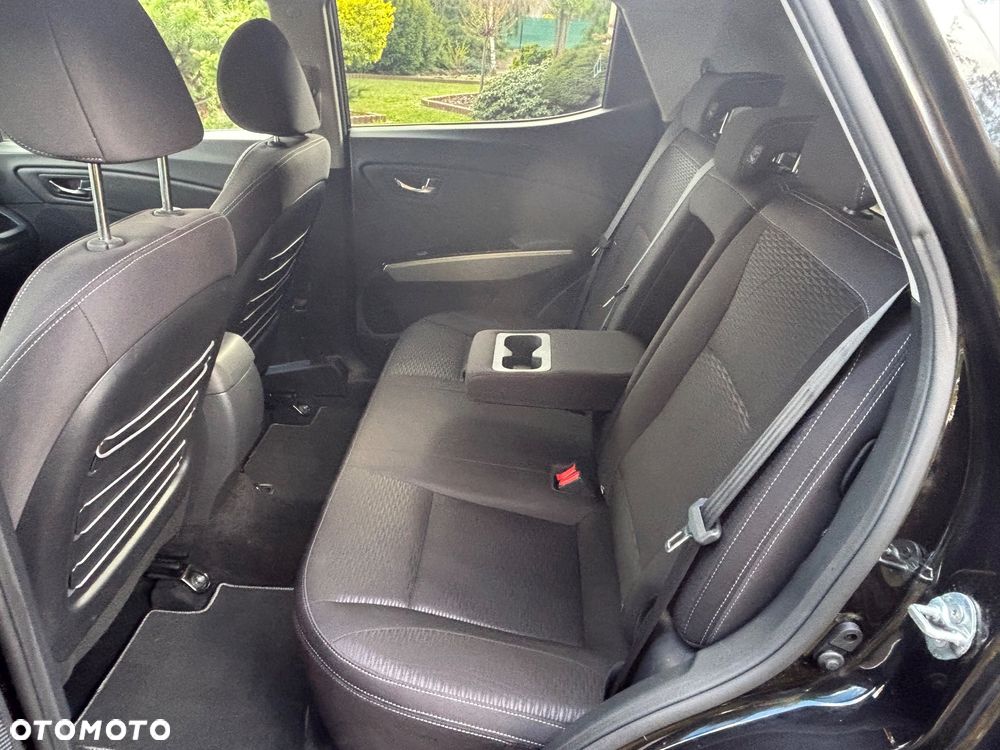 SsangYong/KGM Tivoli e-XGi 160 2WD Black+White - 12