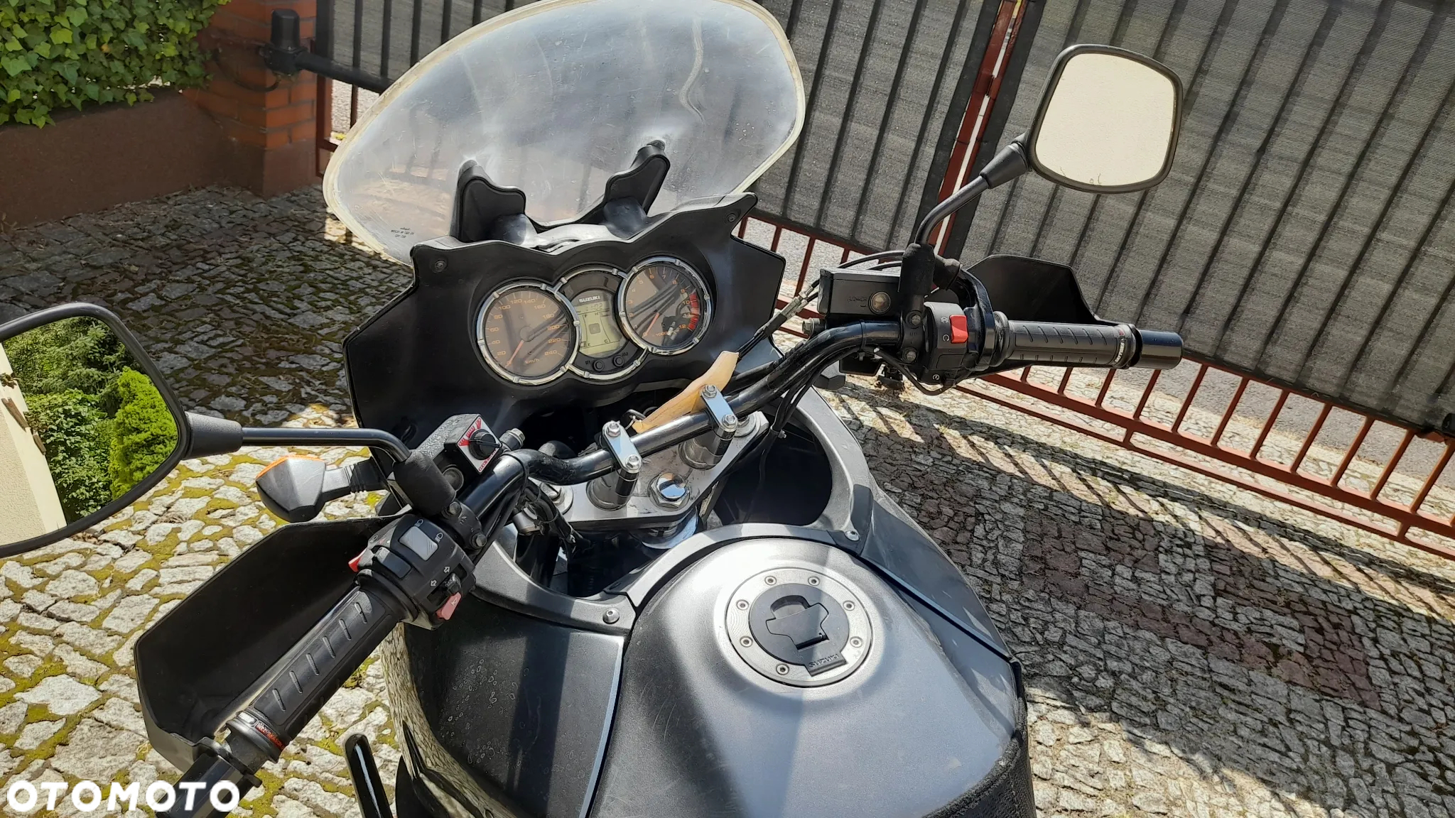 Suzuki V-STROM - 7