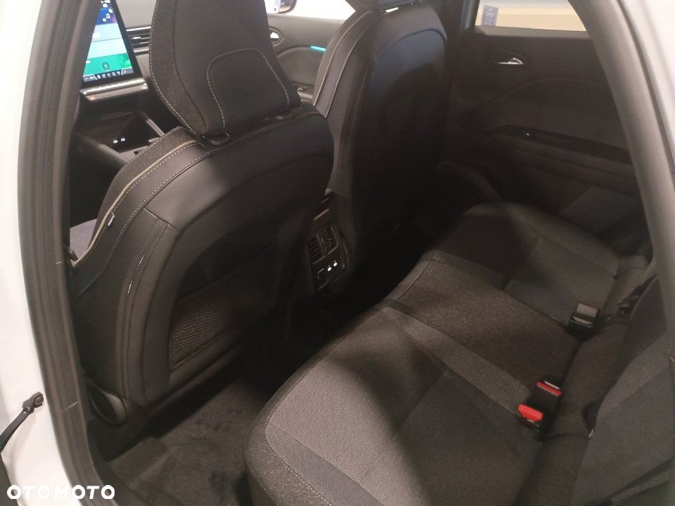 Mitsubishi Grandis - 10