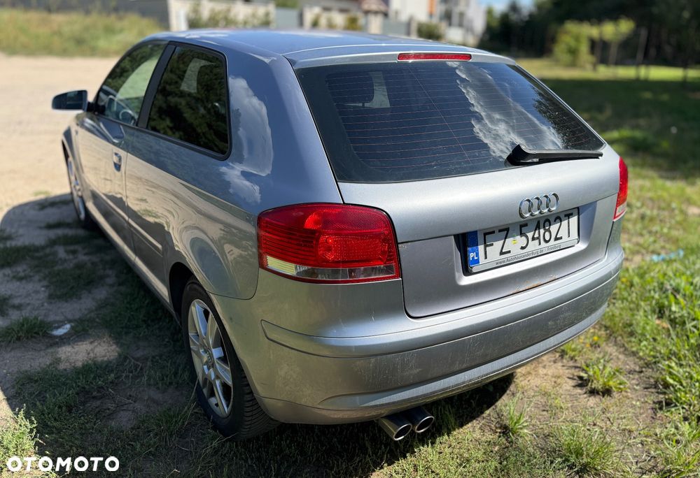 Audi A3 3-drzwiowe 1.6 FSI Ambiente - 9