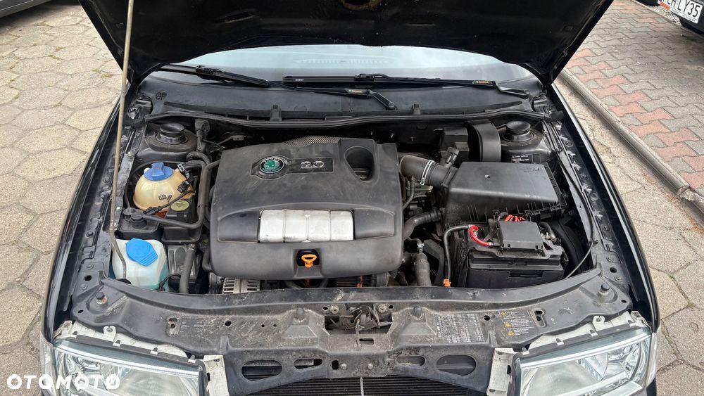 Skoda Octavia 2.0 Combi Elegance - 25