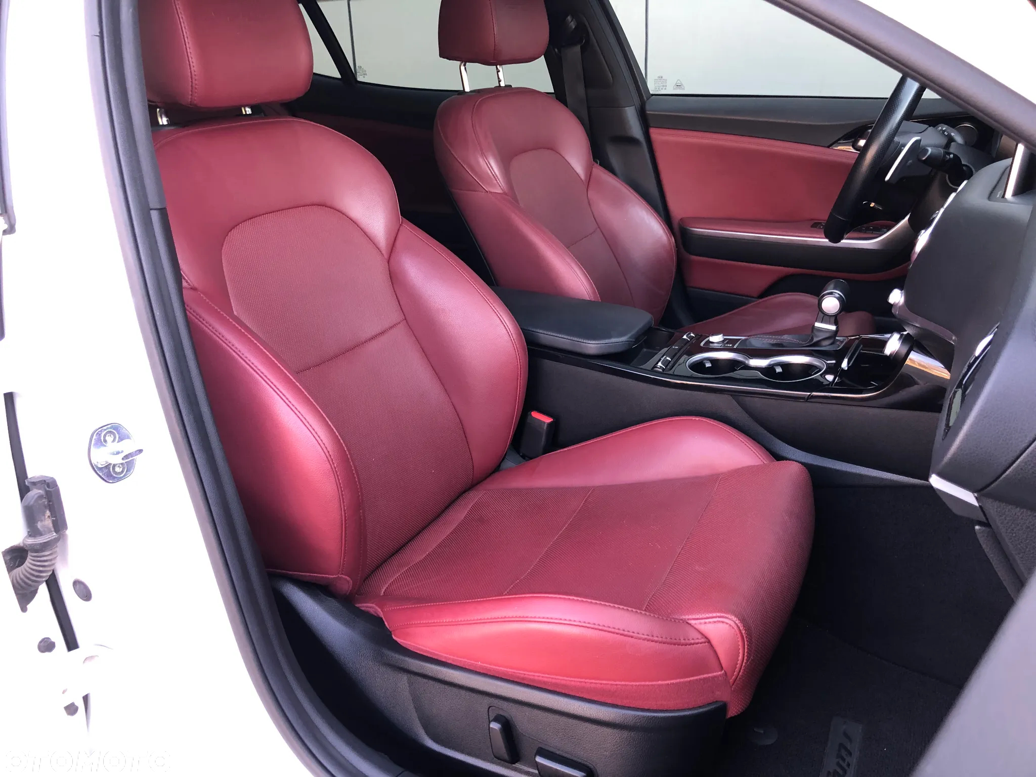 Kia Stinger 2.0 T-GDI GT Line - 19