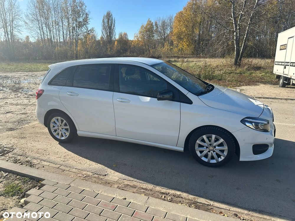 Mercedes-Benz Klasa B 180 7G-DCT Urban - 5