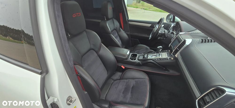 Porsche Cayenne GTS - 8