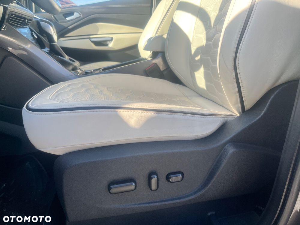 Ford Kuga 2.0 TDCi 4x4 Vignale - 22