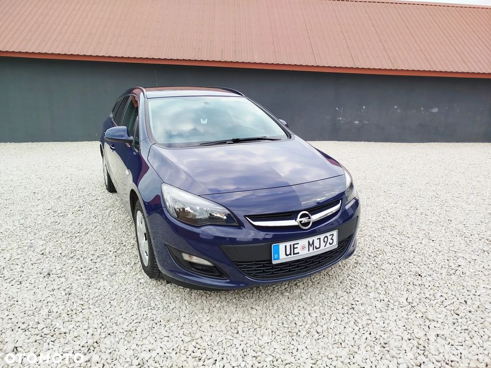 Opel Astra 1.4 Turbo 150 Jahre - 13
