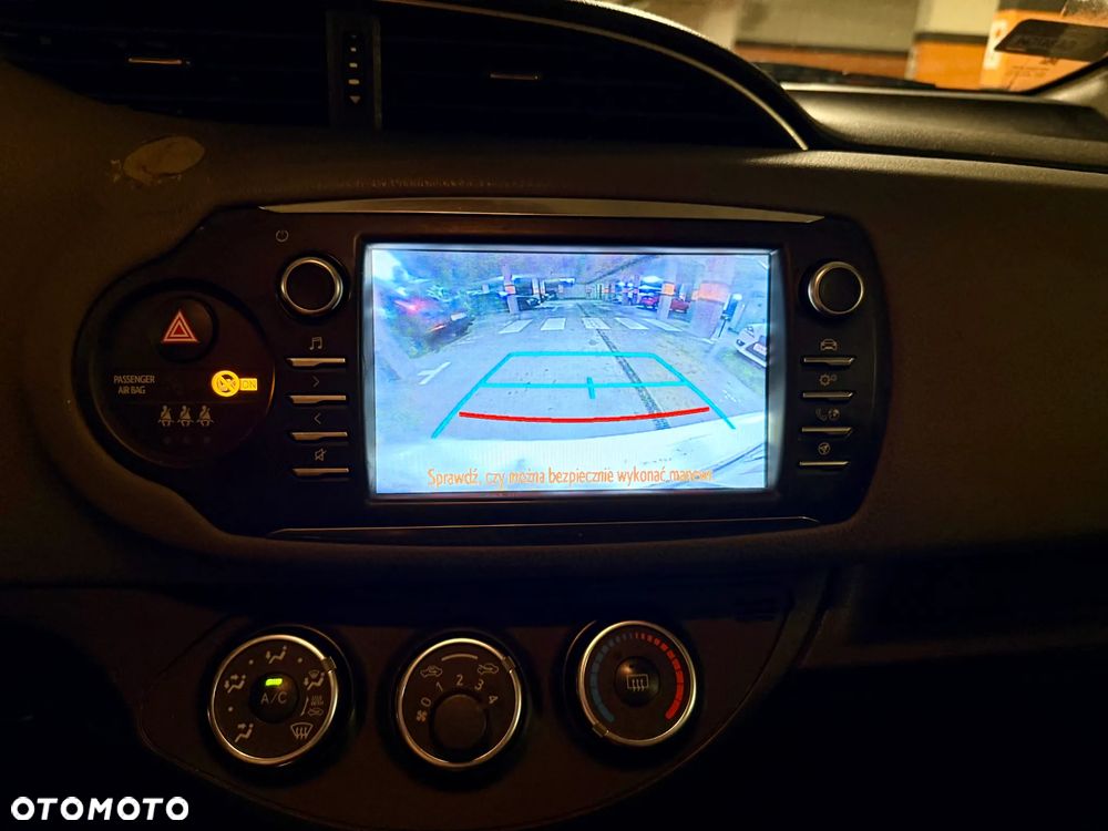 Toyota Yaris 1.5 Premium - 16