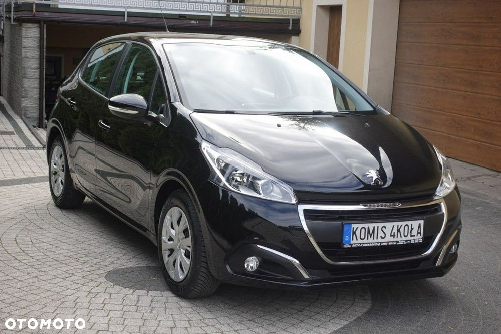 Peugeot 208 - 1