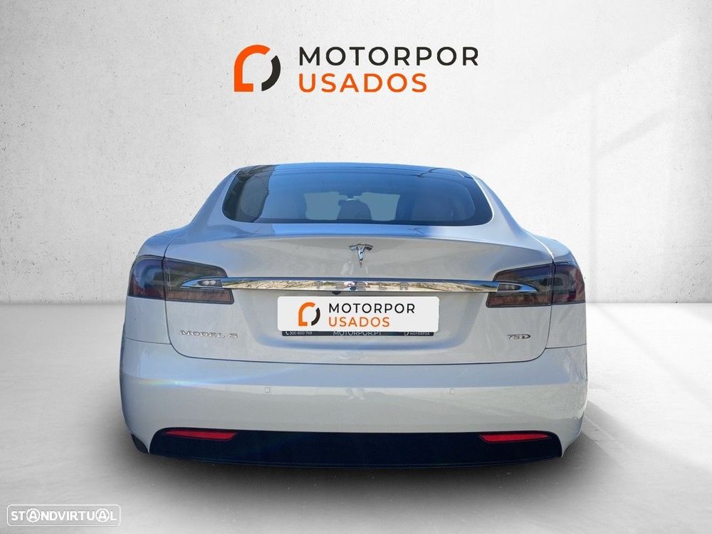 Tesla Model S - 5