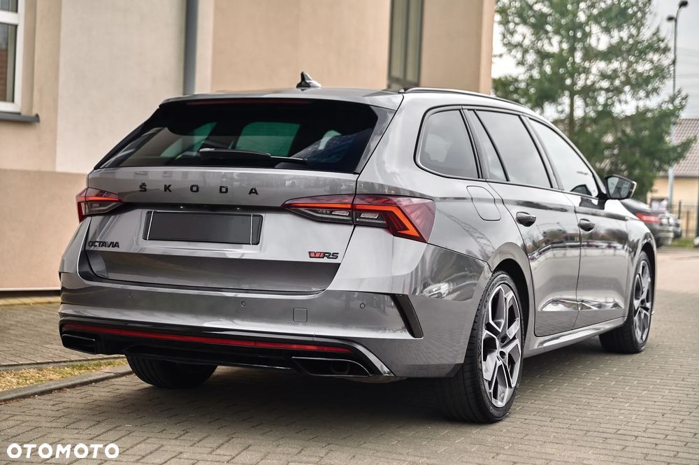 Skoda Octavia 2.0 TSI DSG RS - 17