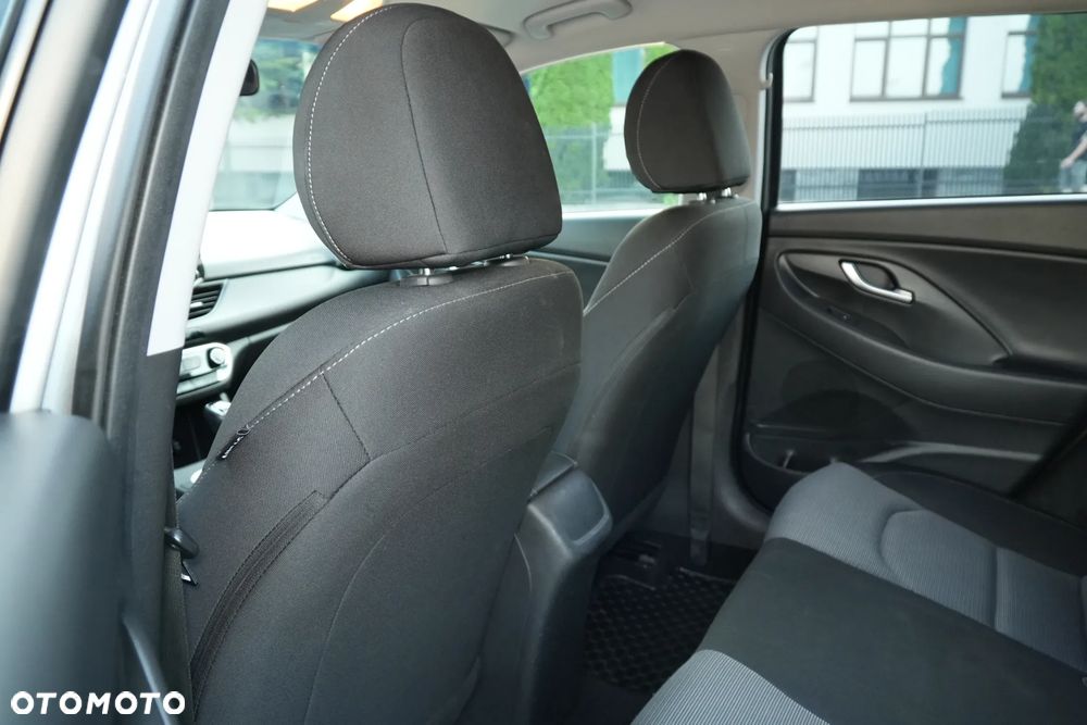 Hyundai i30 1.0 T-GDI GPF Classic + - 25