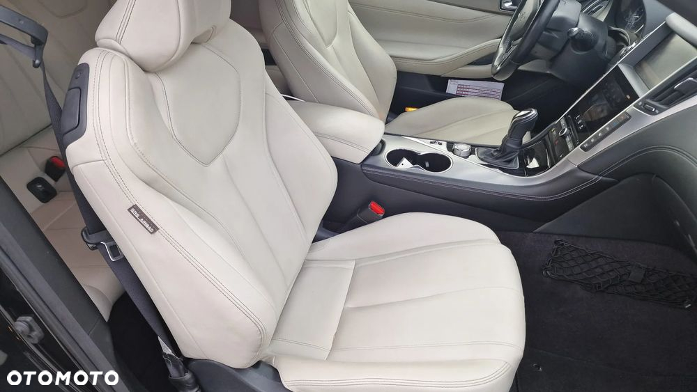 Infiniti Q60 2.0t Coupe Premium Tech - 15