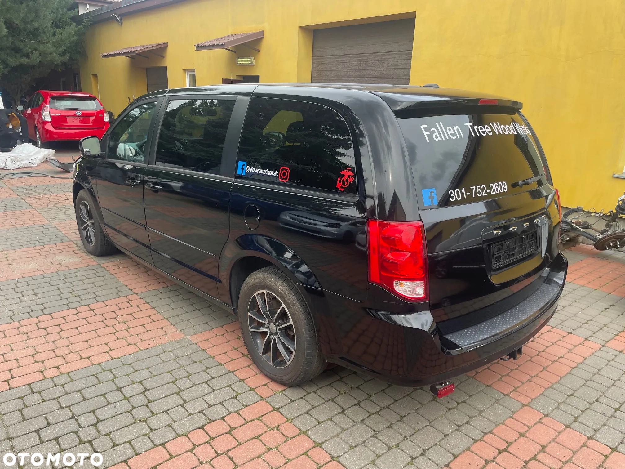 Dodge Grand Caravan - 8