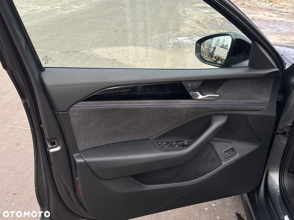 Volkswagen Passat Variant 2.0 TDI SCR 4Mot R-Line DSG - 10