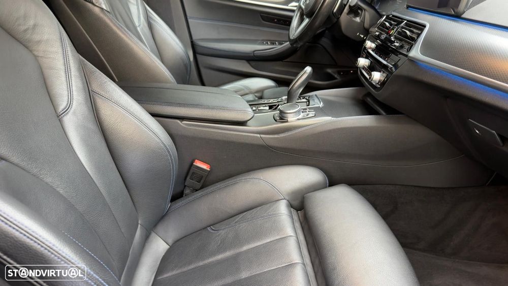 BMW 530 e Pack Desportivo M - 57