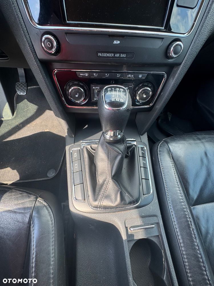 Skoda Superb 2.0 TDI Elegance - 6