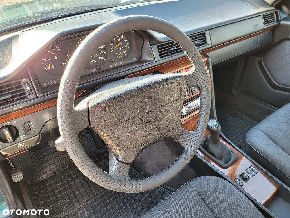 Mercedes-Benz Klasa E - 37