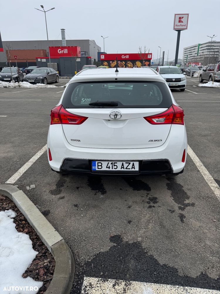 Toyota Auris 1.4 D-4D Luna - 5
